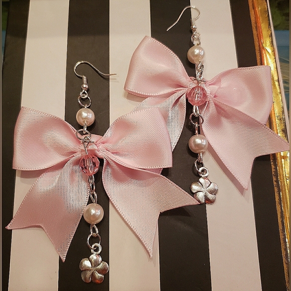 Handmade Cute Bows & Flowers Dangle Earrings - Picture 5 of 5